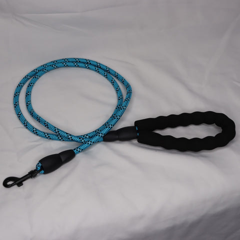 Hundeleine, Nylon Hundeleine, Reflektierende Hundeleine, Sicherheitsleine, Leine für Hunde, Reflektierende Nylonleinen, Hundeleine mit Reflexstreifen, Langlebige Hundeleine, Nylon Leine, Sicherheitsleinen für Hunde, Reflektierende Leine, Robuste Hundeleine, Reflektierende Hundeleinen, Komfortable Hundeleine, Hochwertige Nylonleine, Nylon-Leine mit Reflex, Reflektierende Leine für Hunde, Hundeleine für Sicherheit, Nacht sichtbare Hundeleine, DogFreund